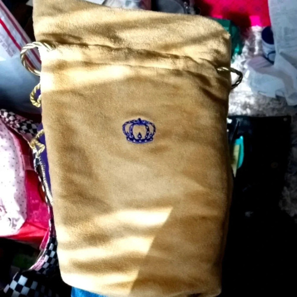 Crown Royal Extra Large Bag with Gold Drawstrings Great for Storage 13"x9"x4" - Picture 1 of 4